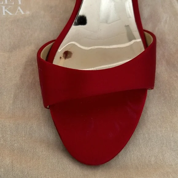 BADGLEY MISCHKA red heels 3inch heel. - Picture 3 of 5